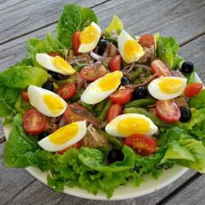Salade nicoise: boontjes en sla