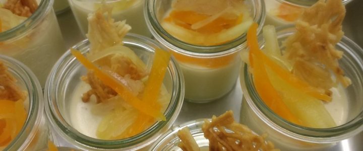 Dessert – Peren panna cotta met zoet atjar
